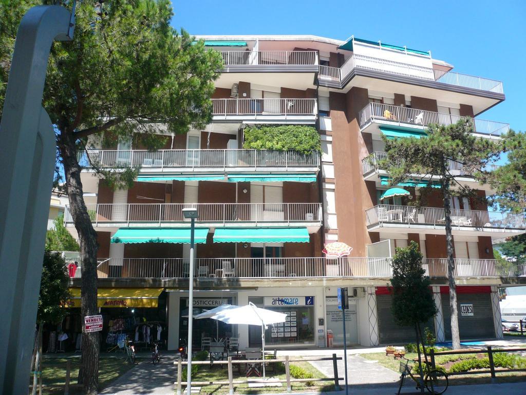 Residence Oceanico Lignano Sabbiadoro Bagian luar foto